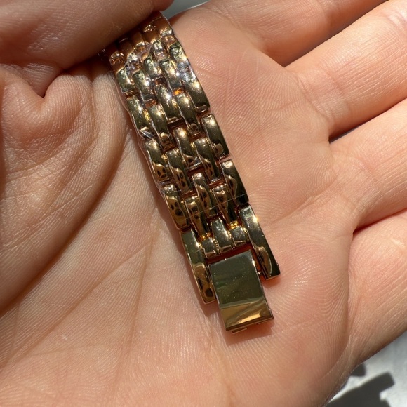 New! Panthere Classic Gold Crystal Stainless Steel Gold Watch - Picture 6 of 16